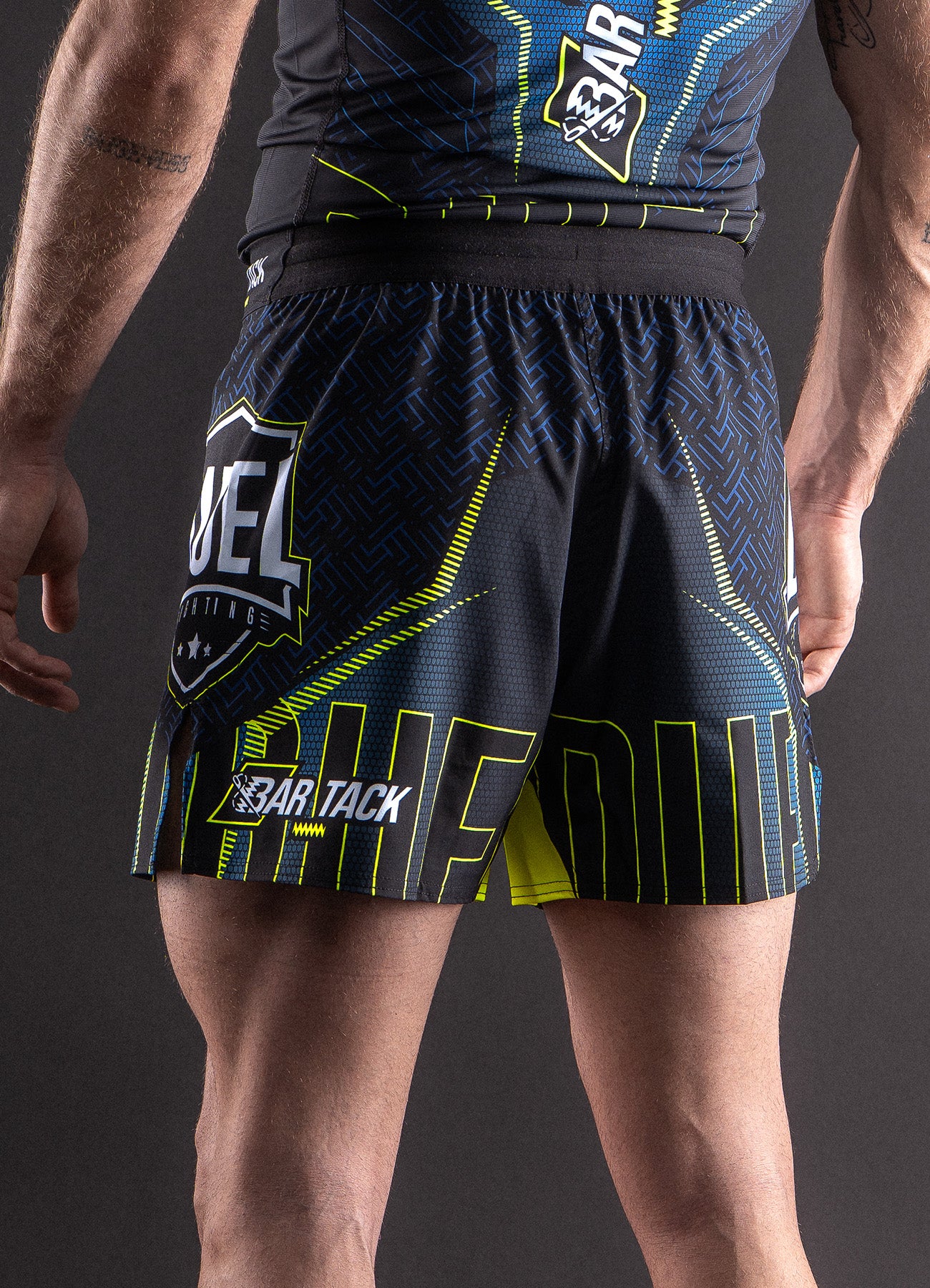MMA-Shorts AeroLite™ Bar Tack x Duel Fighting – Blau
