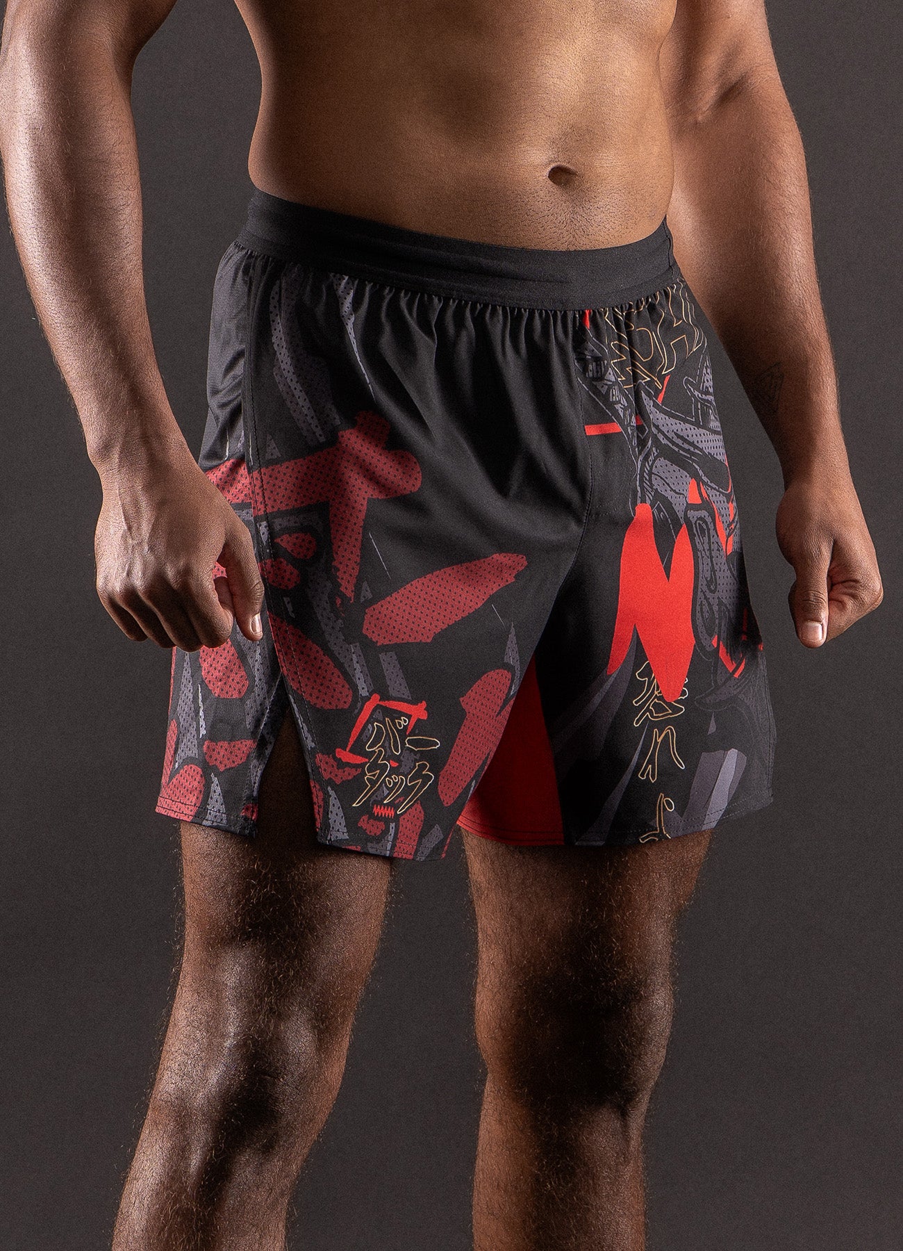 MMA Shorts Bar Tack AeroMax™ "ONI 鬼“ – Schwarz