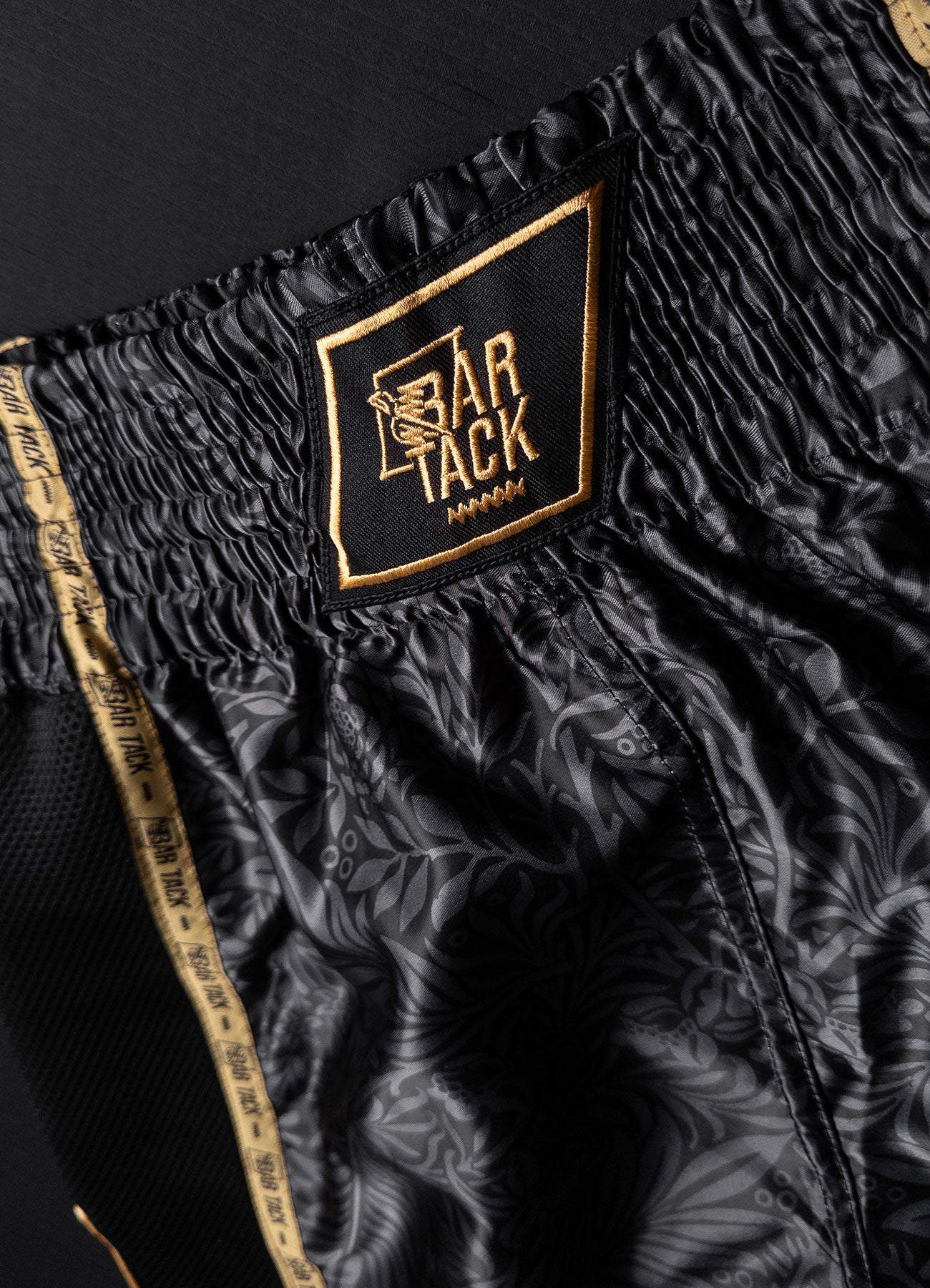 Thai Boxshorts Bar Tack "Royal Boxing" - Schwarz