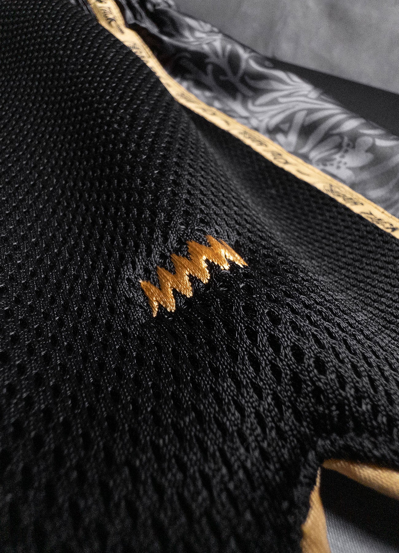 Thai Boxshorts Bar Tack "Royal Boxing" - Schwarz