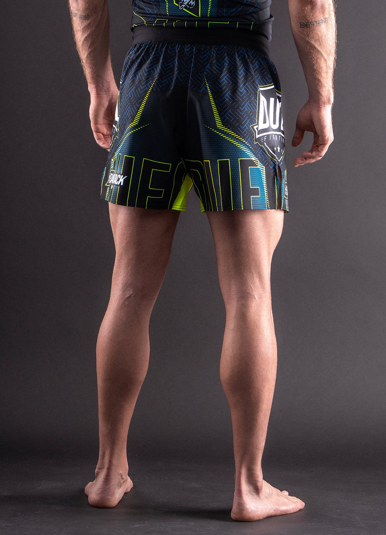 MMA-Shorts AeroLite™ Bar Tack x Duel Fighting – Blau