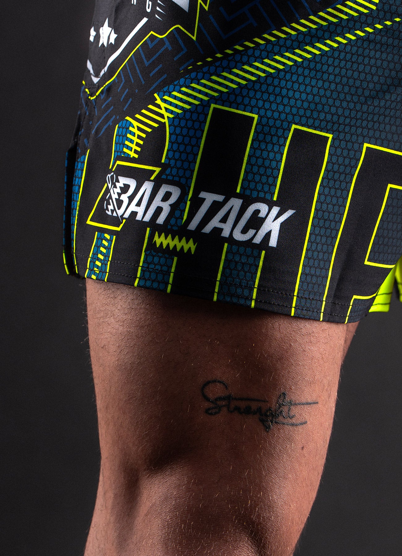 MMA-Shorts AeroLite™ Bar Tack x Duel Fighting – Blau
