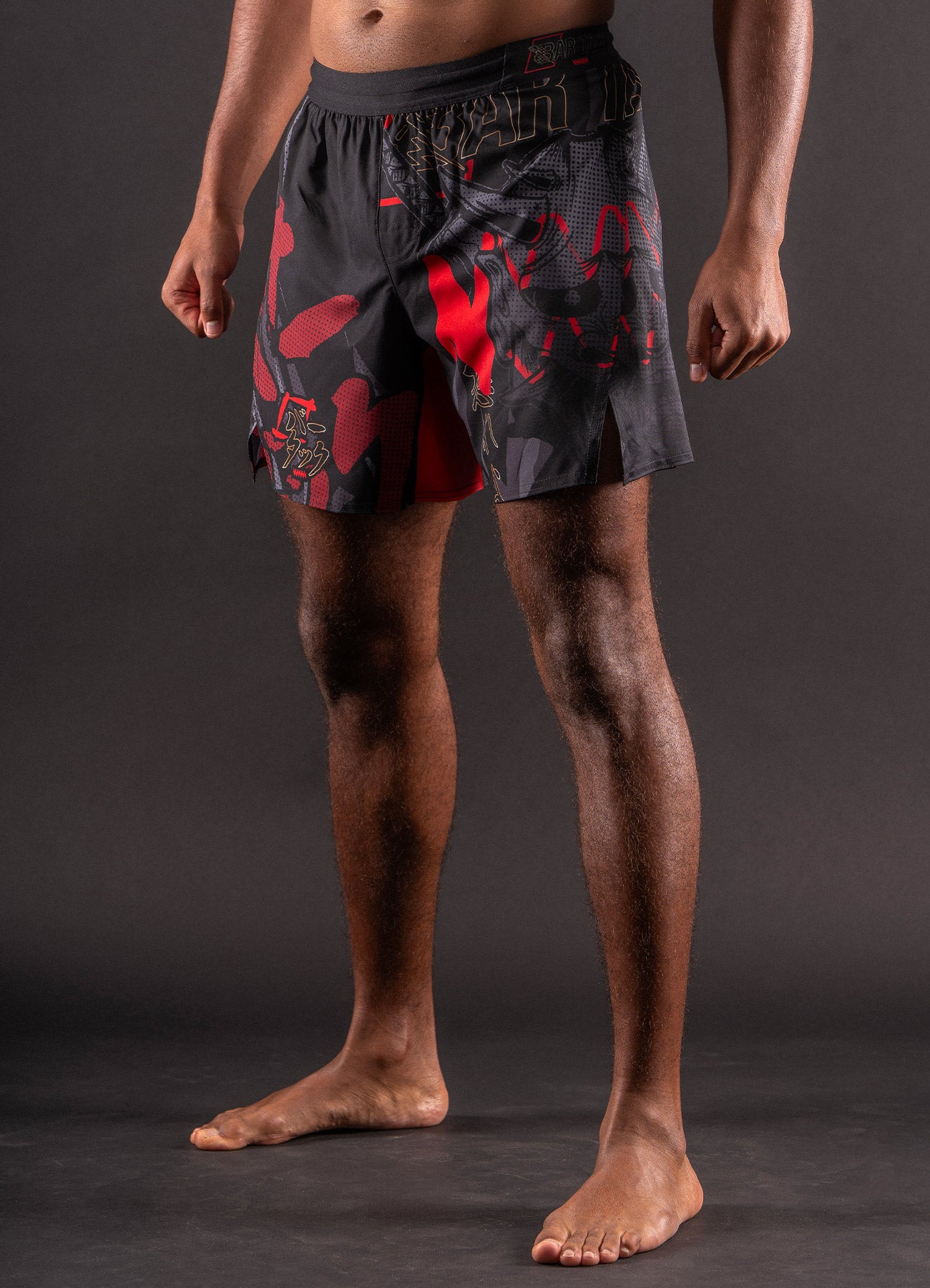 MMA Shorts Bar Tack AeroMax™ "ONI 鬼“ – Schwarz