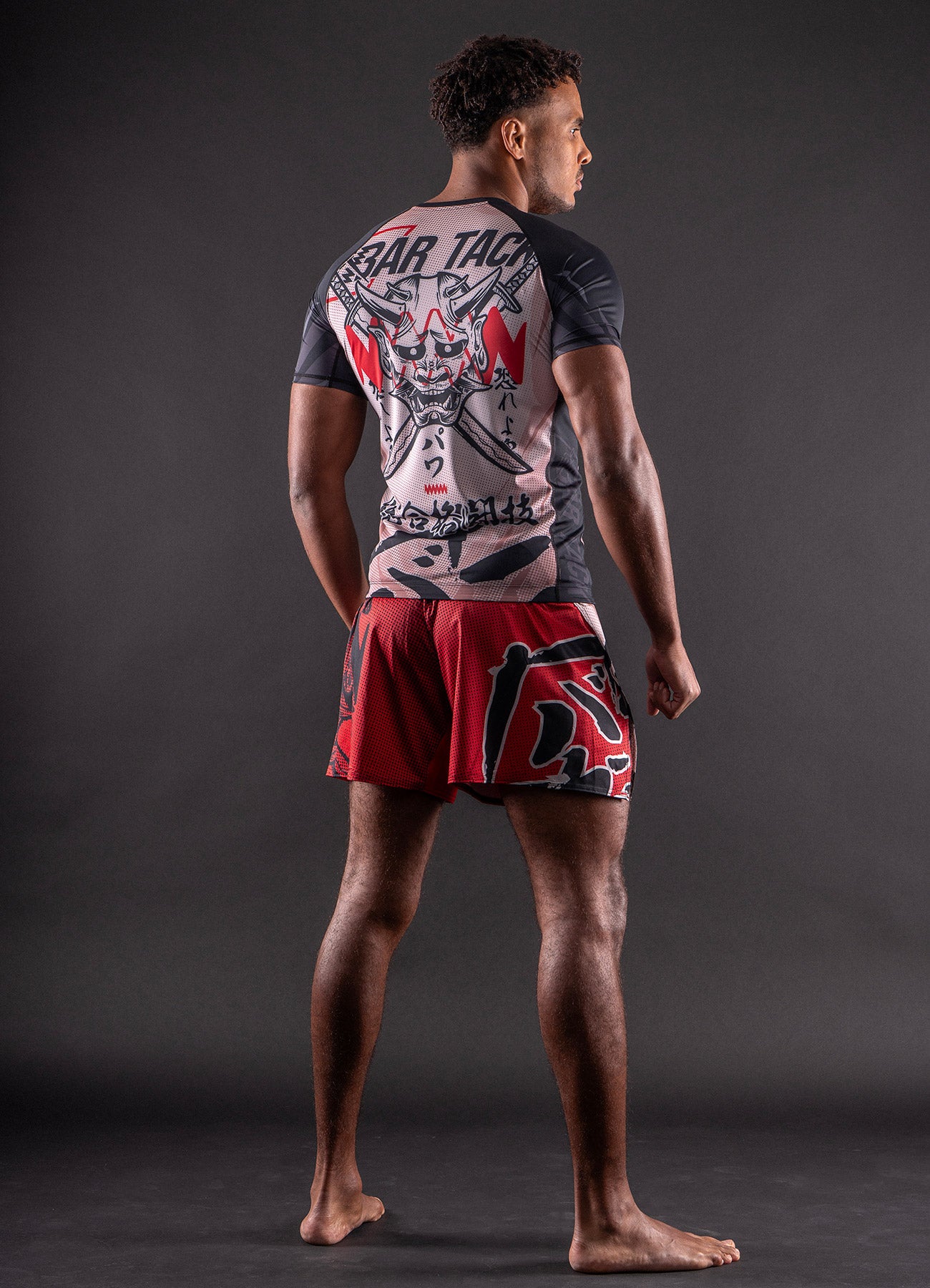 Kurzarm Rashguard Bar Tack "ONI 鬼“ – Sand