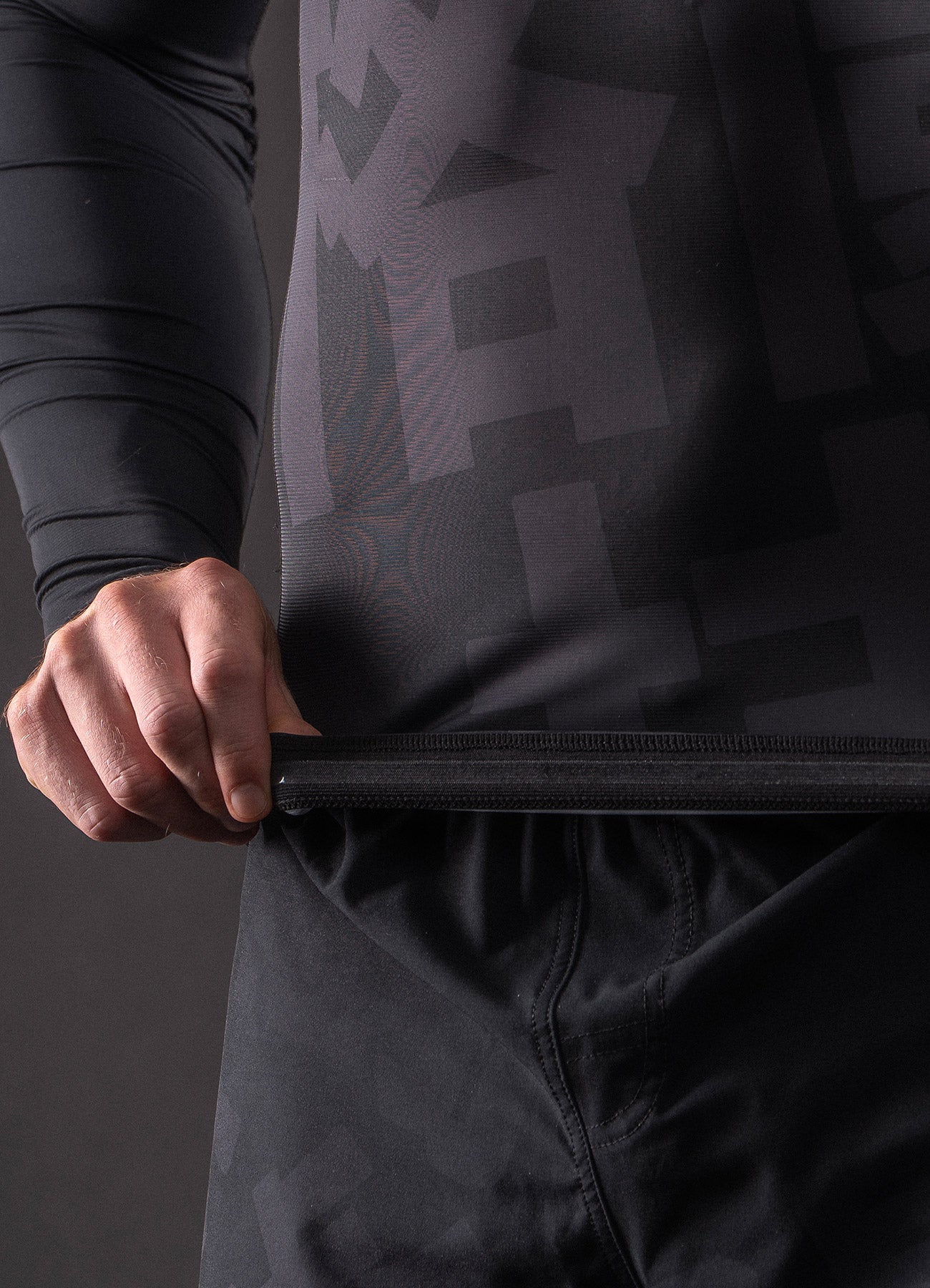 Rashguard Langarm Bar Tack „KUROGANE 黒鉄“ – Schwarz
