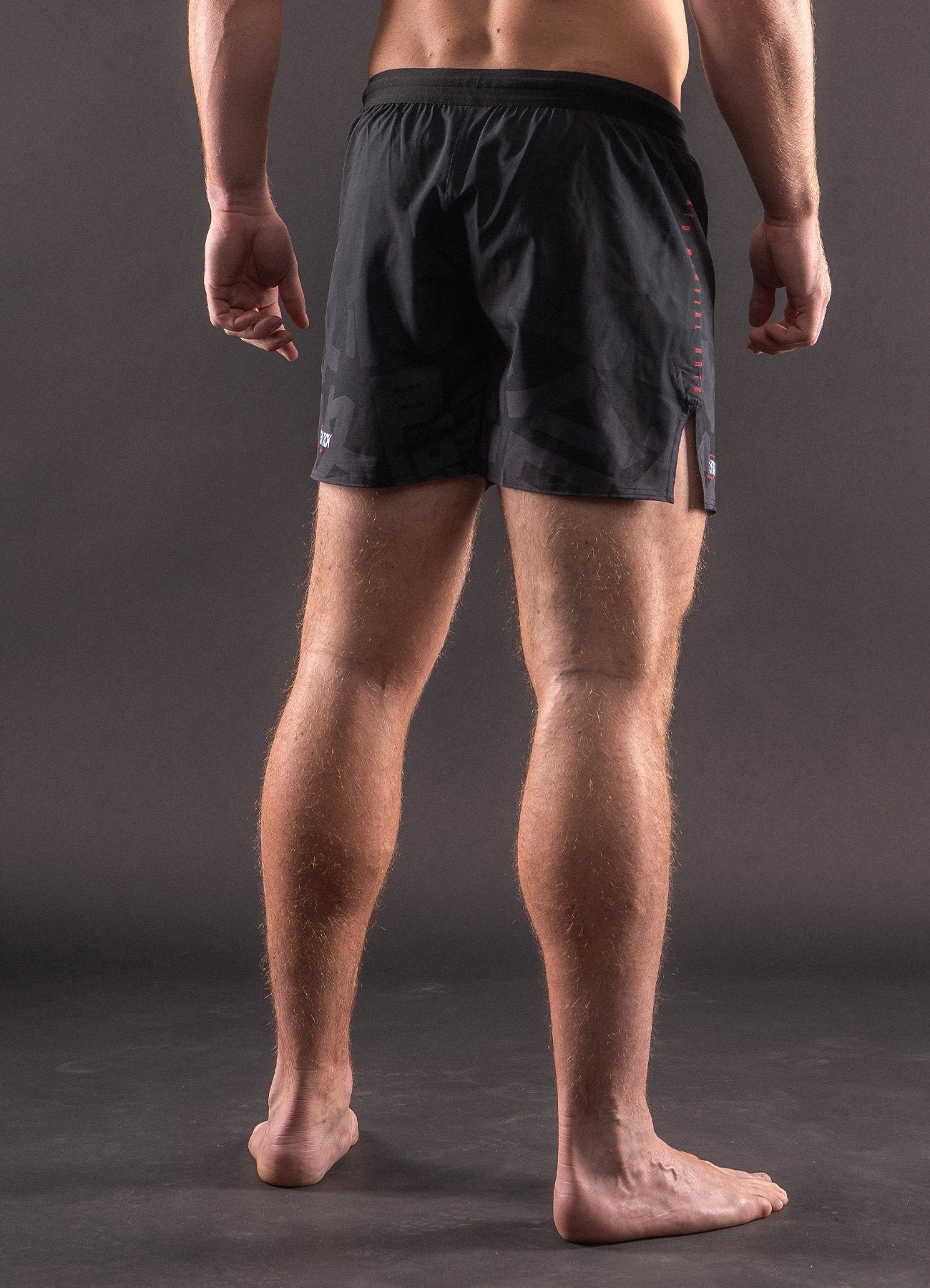MMA-Short Bar Tack AeroLite™ "KUROGANE 黒鉄" - Schwarz