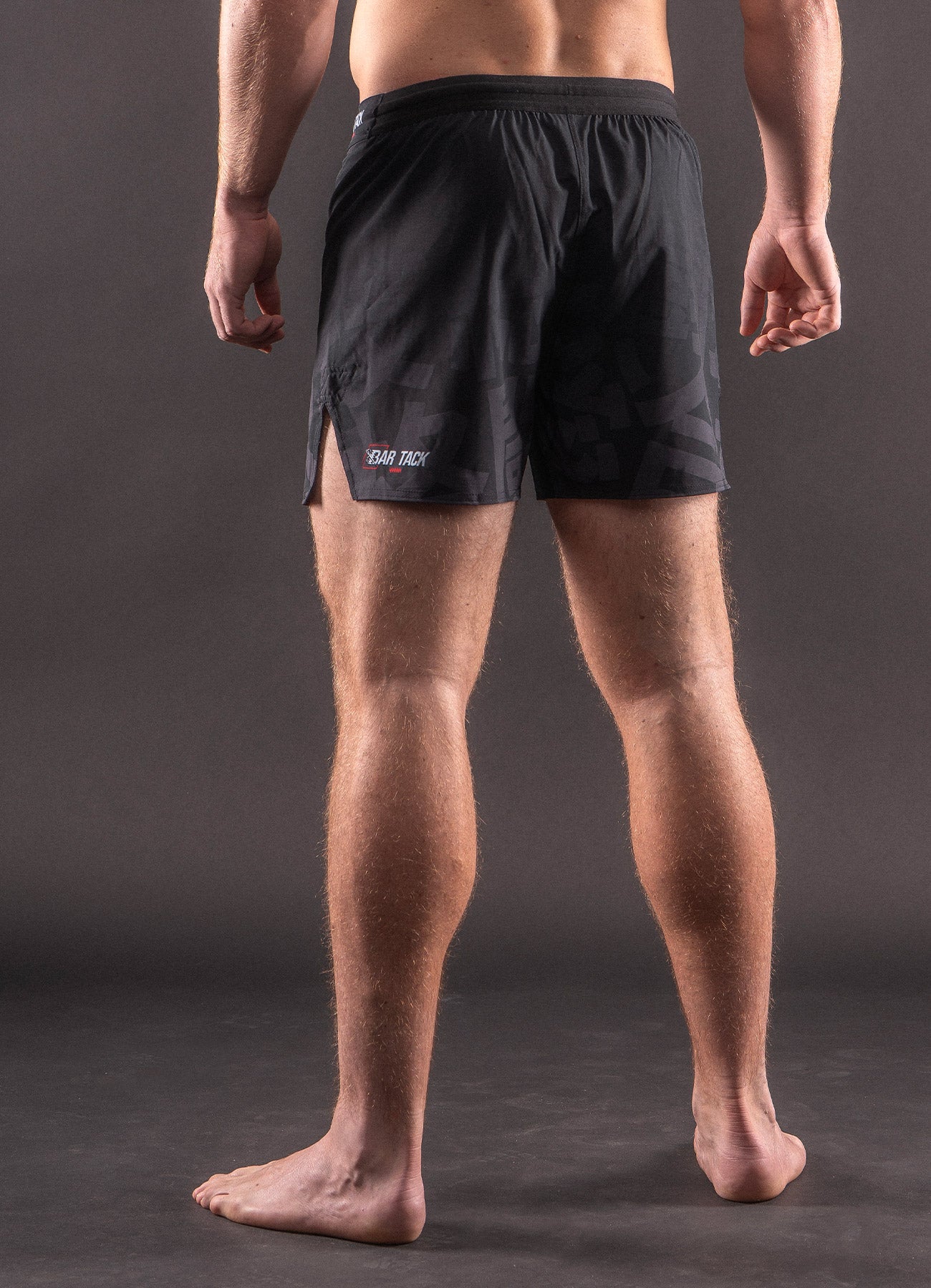 MMA-Short Bar Tack AeroLite™ "KUROGANE 黒鉄" - Schwarz