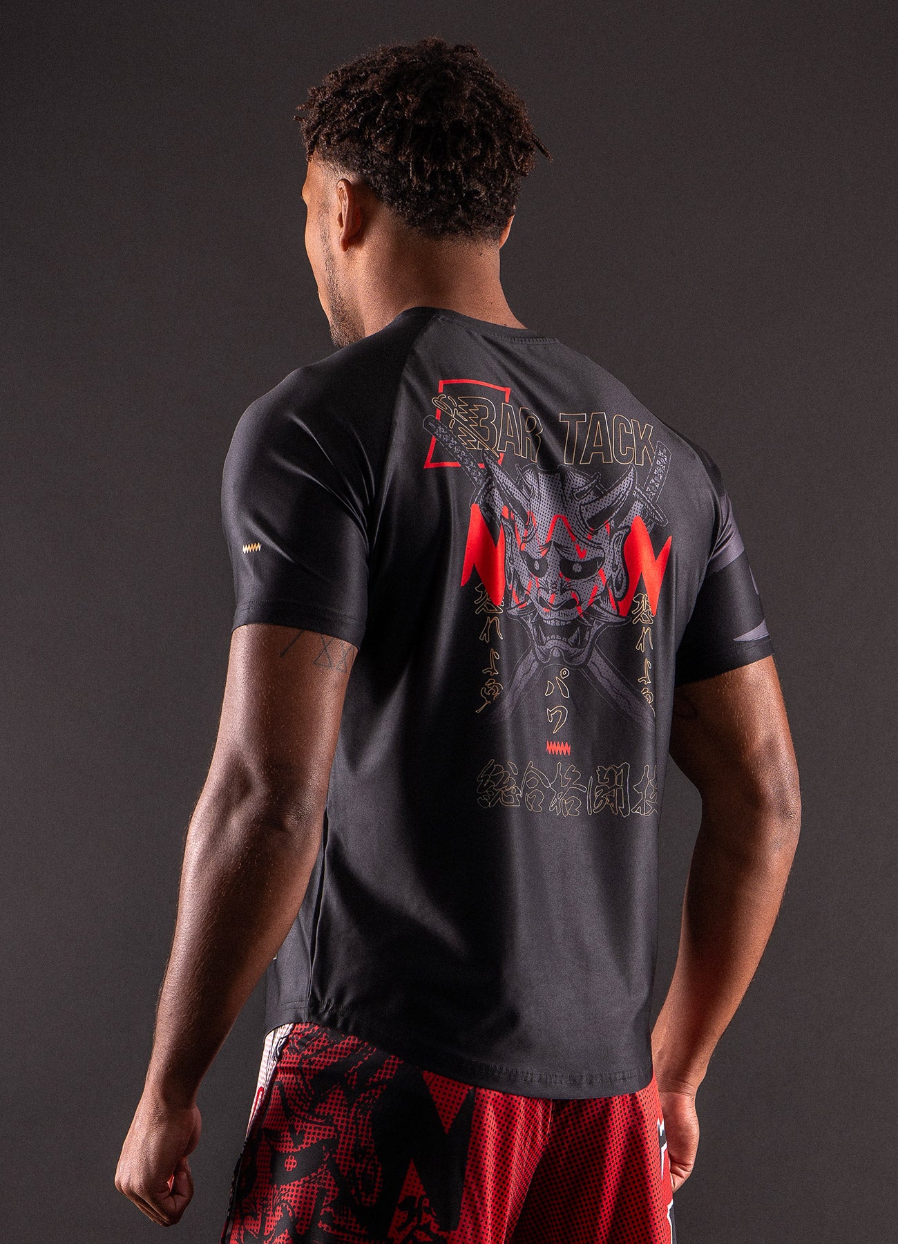 T-Shirt DryMax™ Kurzarm Bar Tack "ONI 鬼" – Schwarz