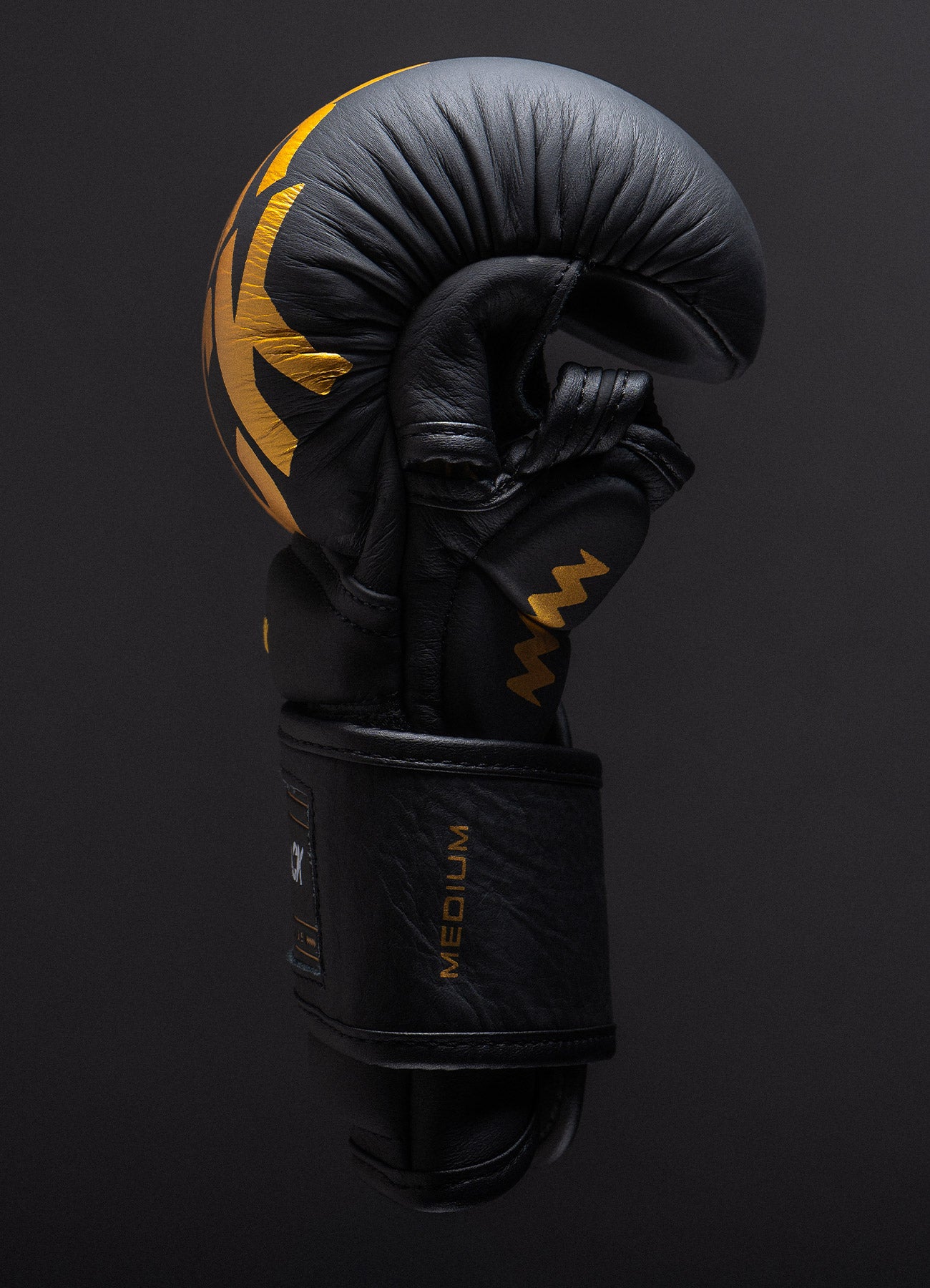 MMA Sparring Handschuhe Bar Tack Nova™ "Gravity" - Schwarz/Gold