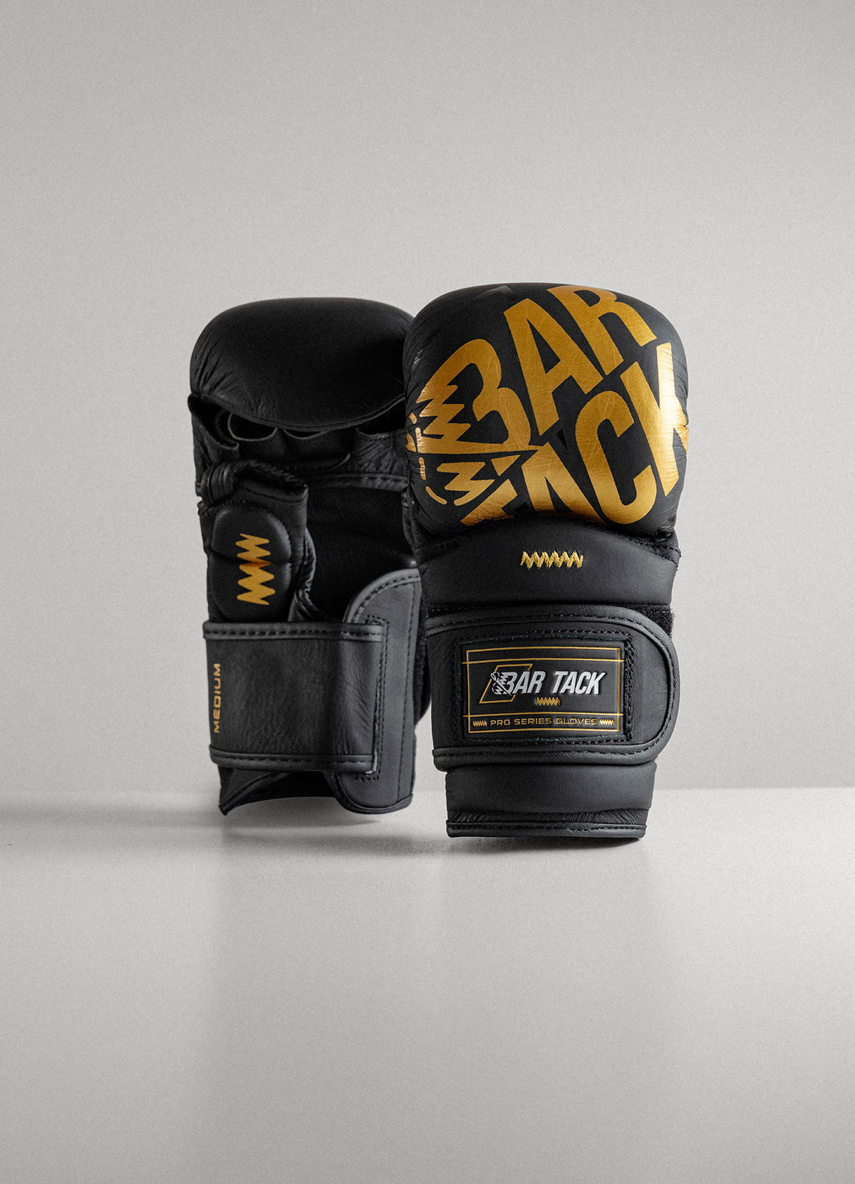 MMA Sparring Handschuhe Bar Tack Nova™ "Gravity" - Schwarz/Gold