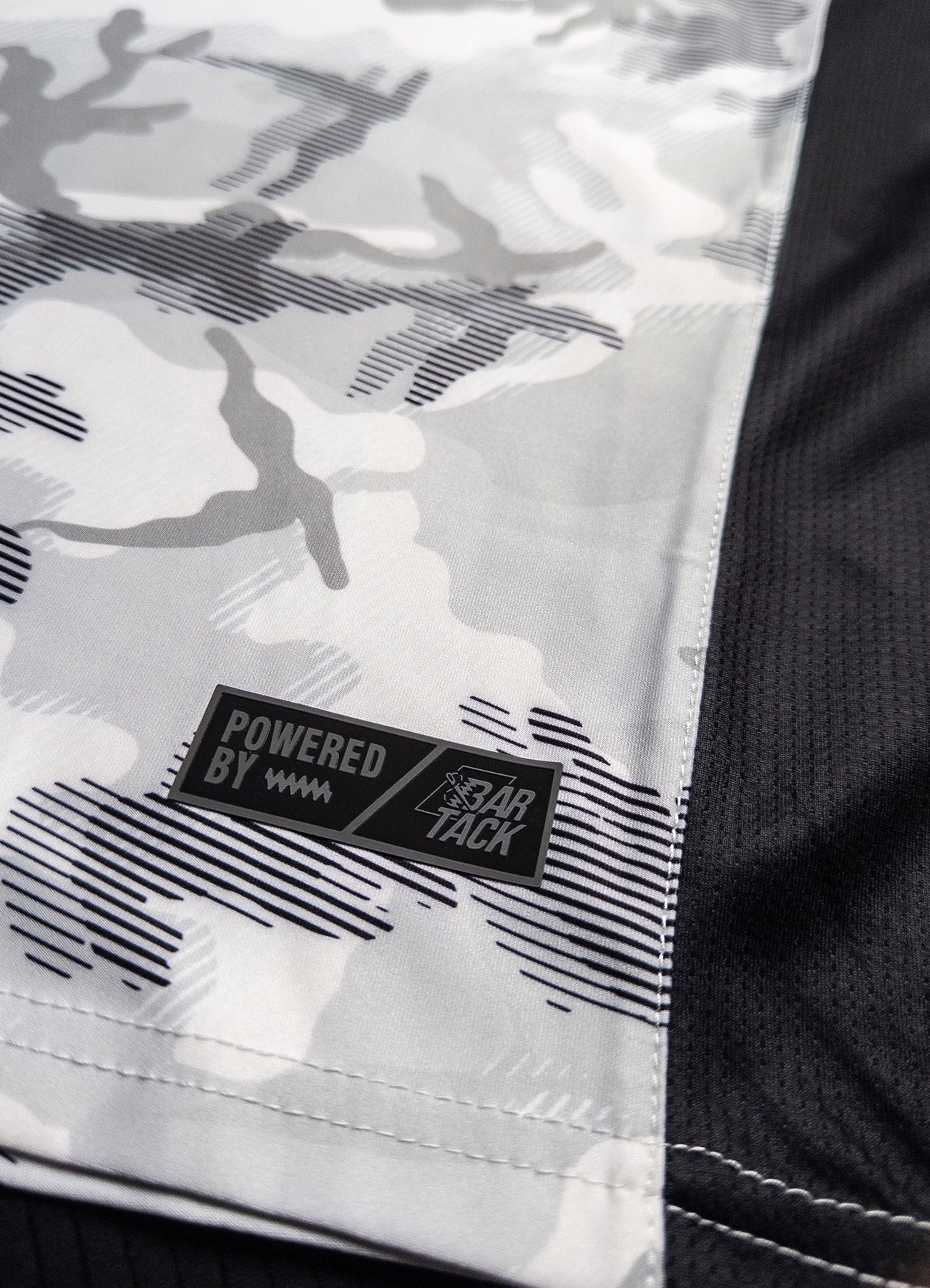 T-Shirt DryMax™ Bar Tack x Daniel Woirin "Arctic Camo" - Weiß/Schwarz