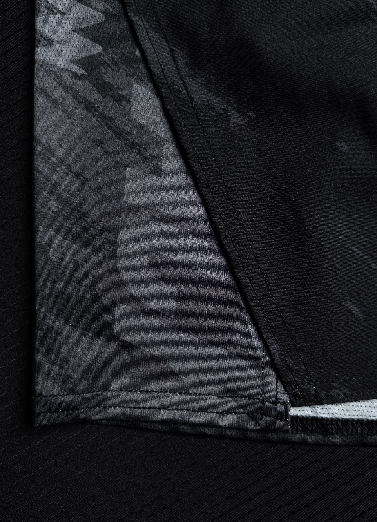 MMA-Shorts Bar Tack AeroMax™ "Warfare" - Schwarz