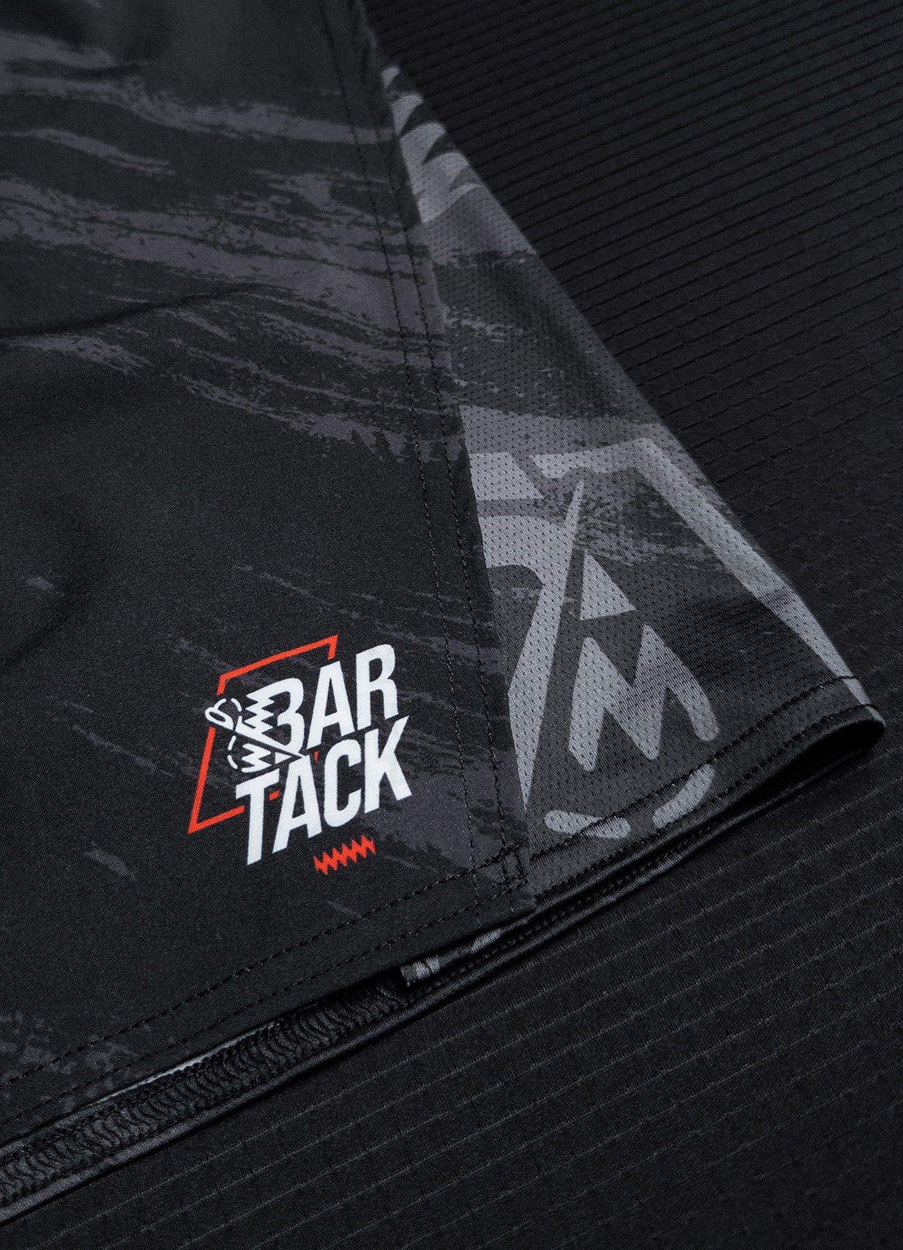 MMA-Shorts Bar Tack AeroMax™ "Warfare" - Schwarz