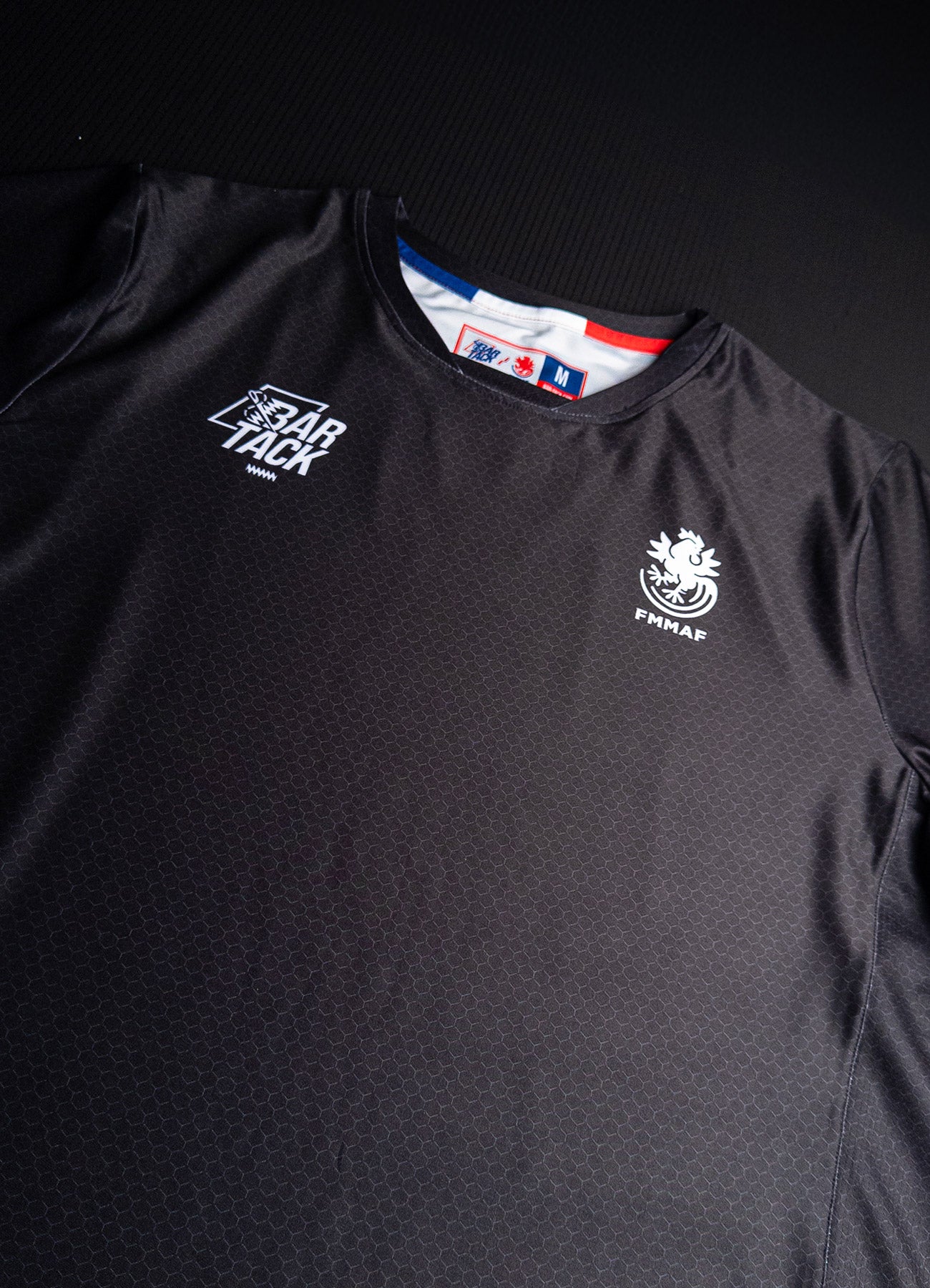 T-Shirt DryMax™ Bar Tack x FMMAF „Offiziell“ – Schwarz