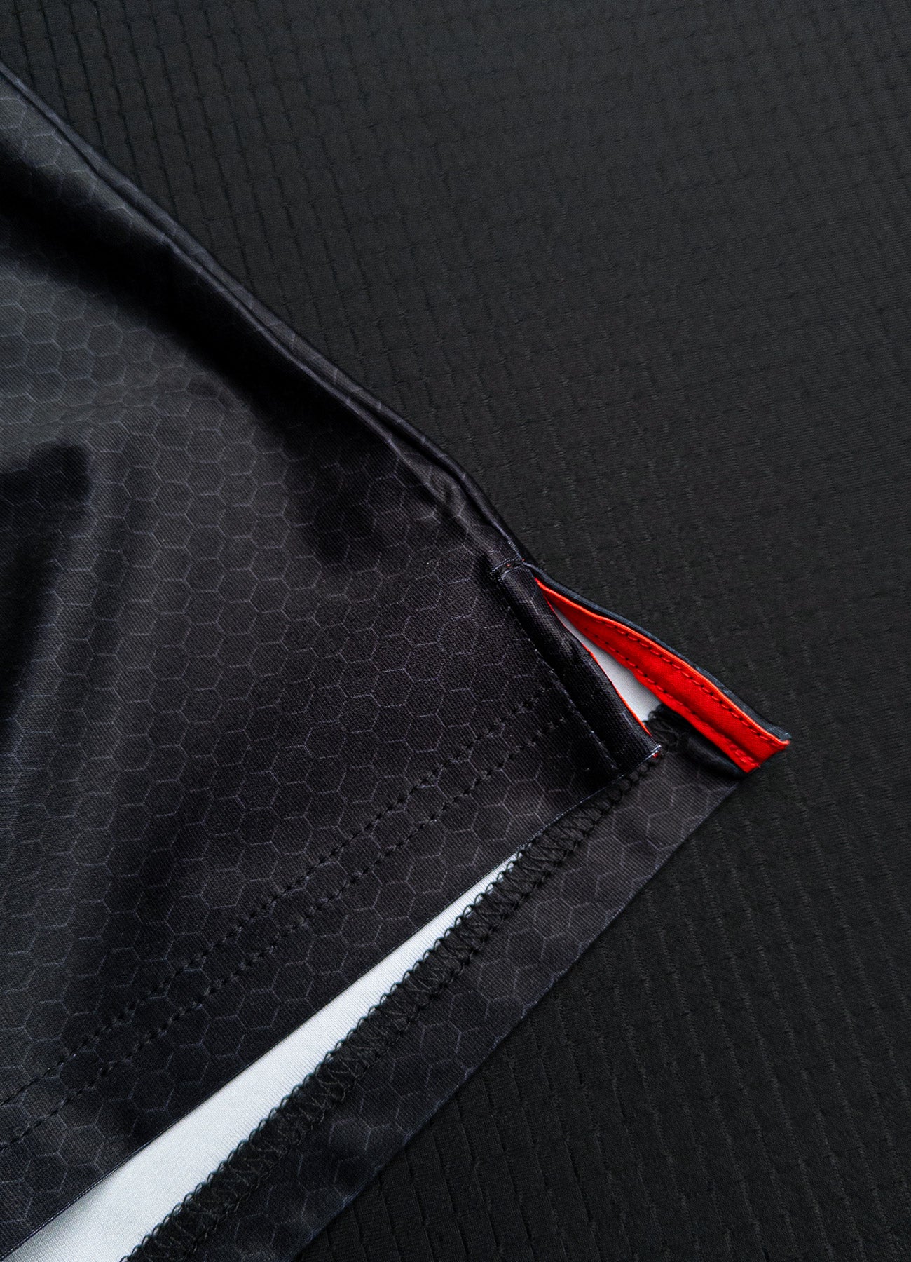 Polo DryMax™ Bar Tack x FMMAF „Offiziell“ – Schwarz