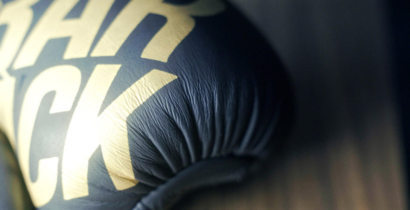 MMA Sparring Handschuhe Bar Tack Nova™ "Gravity" - Schwarz/Gold
